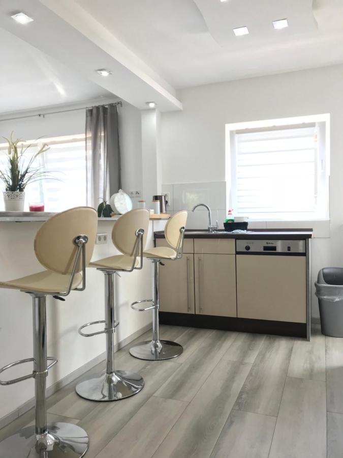 Aparts House - Balkon-Wifi-Kitchen เอสเซน ภายนอก รูปภาพ