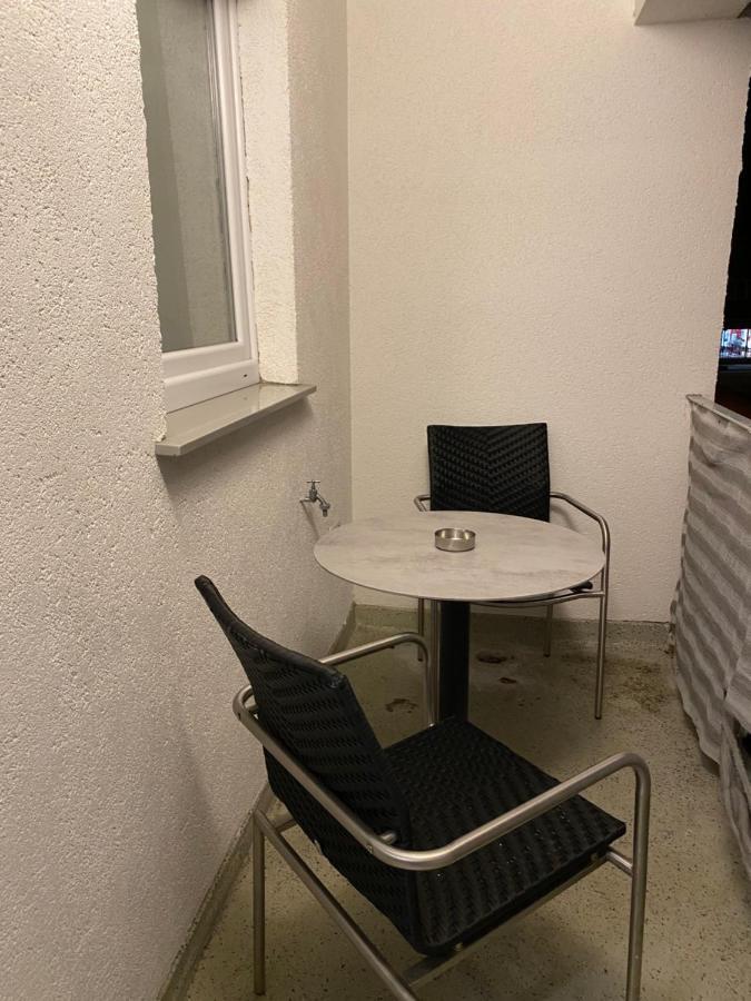 Aparts House - Balkon-Wifi-Kitchen เอสเซน ภายนอก รูปภาพ