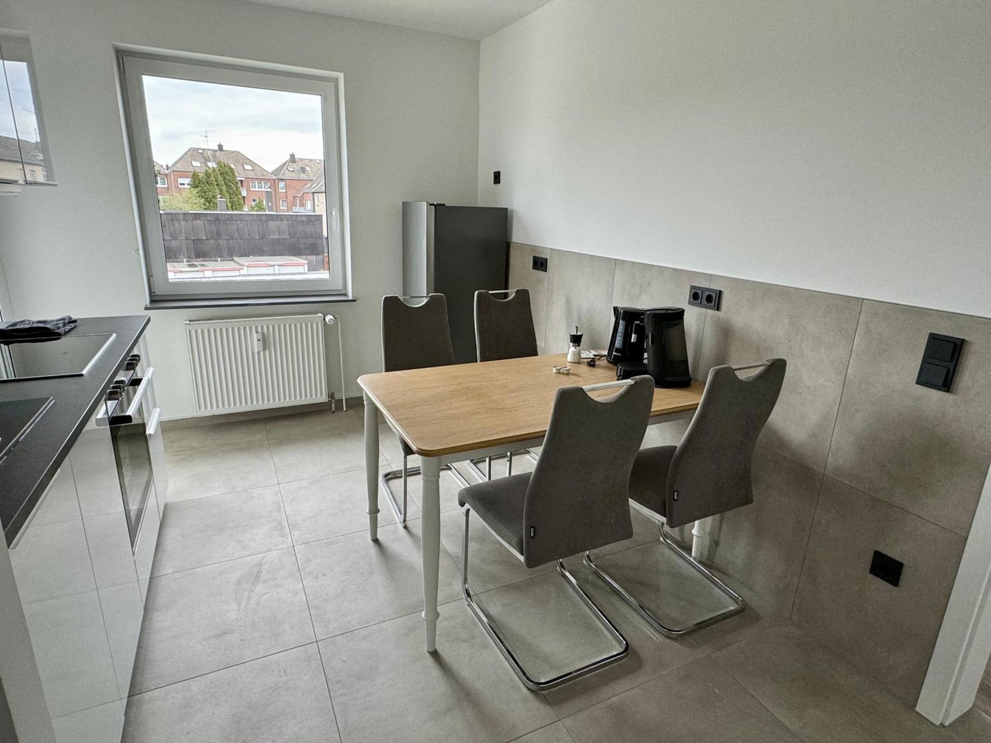 Aparts House - Balkon-Wifi-Kitchen เอสเซน ภายนอก รูปภาพ