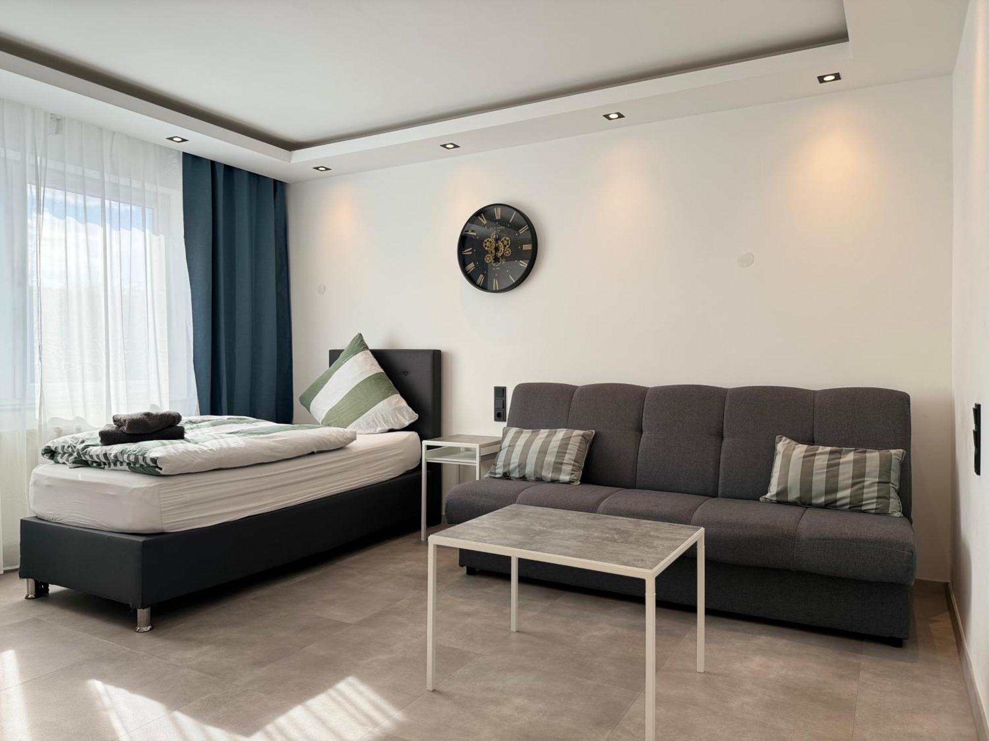 Aparts House - Balkon-Wifi-Kitchen เอสเซน ภายนอก รูปภาพ